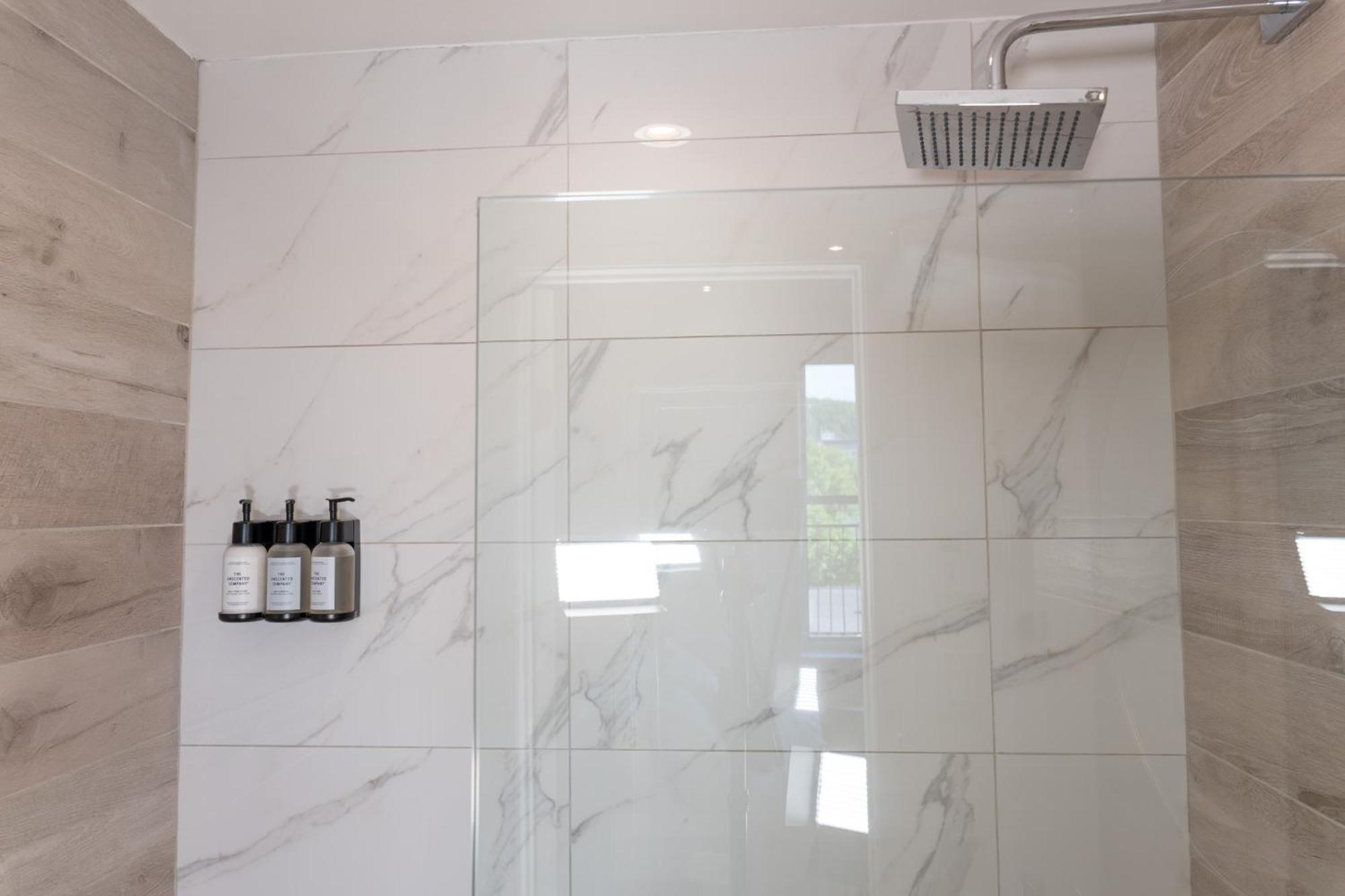 Appartement #11 - Upscale - Self Check In - Plateau - St-denis - Ac - Tv Montréal