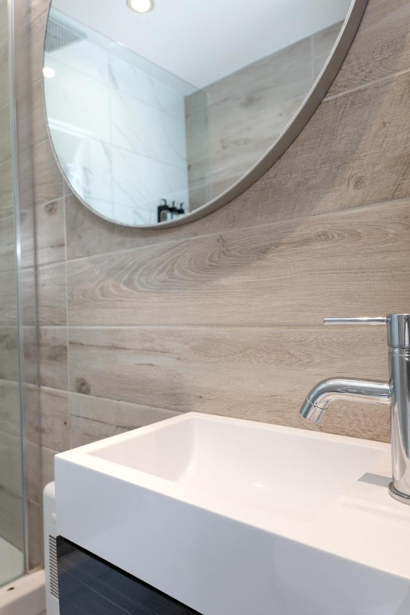 #11 - Upscale - Self Check In - Plateau - St-denis - Ac - Tv Appartement *