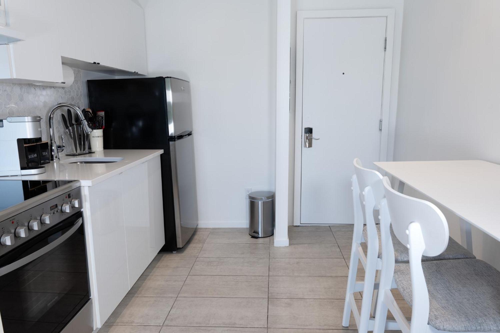 Appartement #11 - Upscale - Self Check In - Plateau - St-denis - Ac - Tv *
